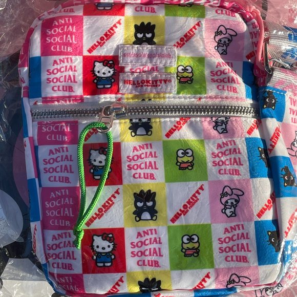 Hello Kitty and Friends x ASSC Sidebag UNISEX - Picture 5 of 7